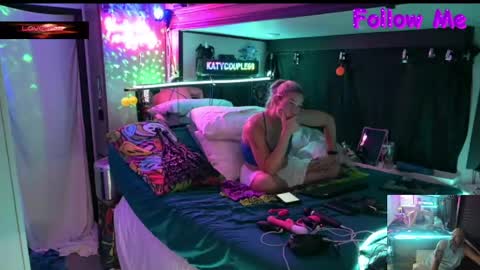 katycouple69 online show from May 10, 11:32 pm