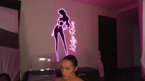 Snapshot of katyerave chatting on October 11, 8:18 pm Katyerave online show from October 11, 8:18 pm