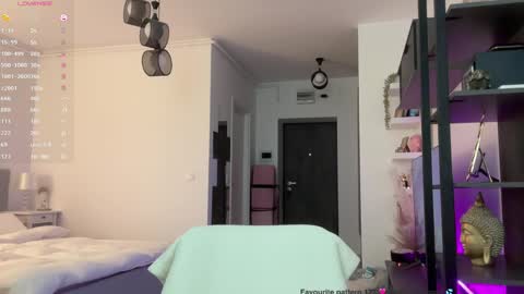 Katy online show from March 29, 7:03 pm