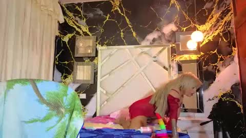 katy  online show from October 18, 7:03 pm