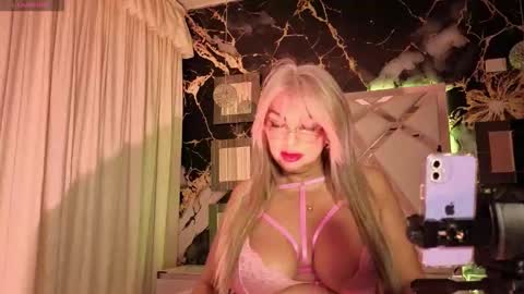 Snapshot of katyhornymilfsexy chatting on February 7, 11:58 am katy online show from February 7, 11:58 am