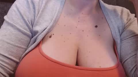 Snapshot of katynextdoor chatting on December 2, 7:16 pm Katy online show from December 2, 7:16 pm