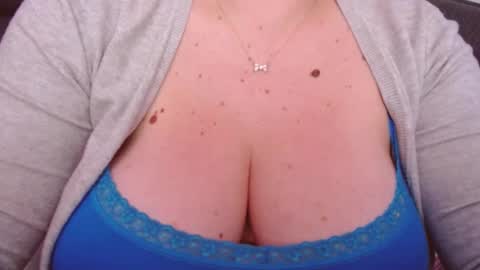 Snapshot of katynextdoor chatting on December 9, 9:28 am Katy online show from December 9, 9:28 am