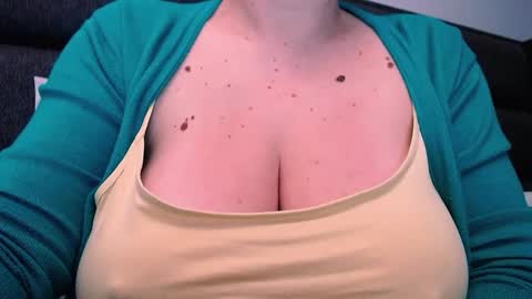 Snapshot of katynextdoor chatting on January 17, 6:15 am Katy online show from January 17, 6:15 am