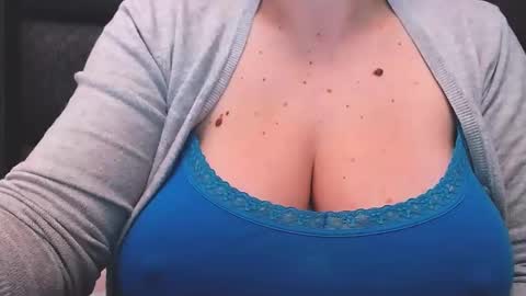 Snapshot of katynextdoor chatting on January 28, 5:54 am Katy online show from January 28, 5:54 am