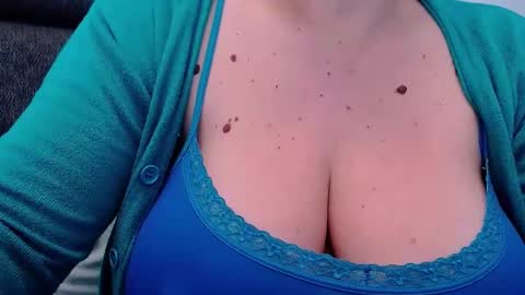 Snapshot of katynextdoor chatting on February 10, 9:04 am Katy online show from February 10, 9:04 am