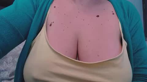 Snapshot of katynextdoor chatting on February 12, 10:35 am Katy online show from February 12, 10:35 am