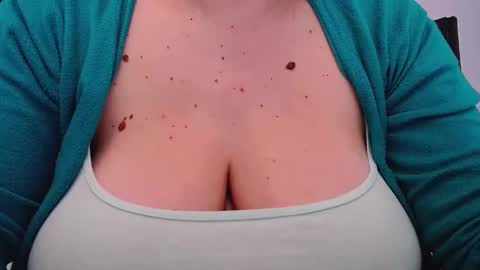 Snapshot of katynextdoor chatting on February 25, 10:04 am Katy online show from February 25, 10:04 am