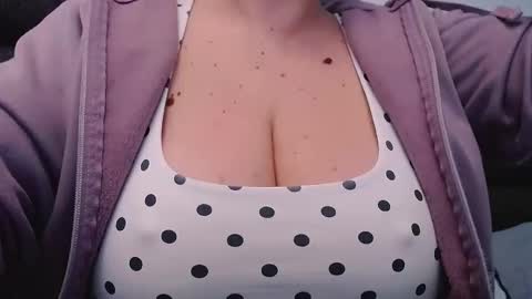 Snapshot of katynextdoor chatting on February 26, 7:09 am Katy online show from February 26, 7:09 am