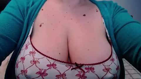 Snapshot of katynextdoor chatting on March 9, 6:28 am Katy online show from March 9, 6:28 am