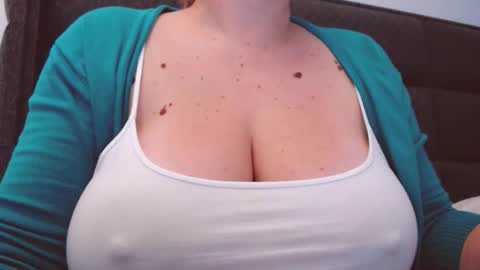 Snapshot of katynextdoor chatting on October 16, 6:58 am Katy online show from October 16, 6:58 am