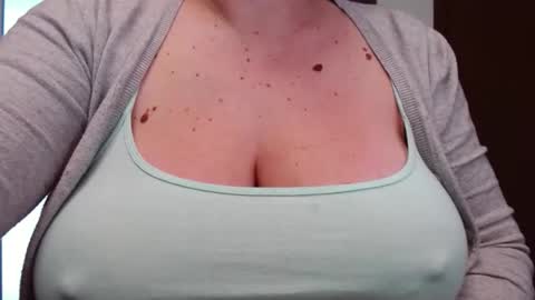 Snapshot of katynextdoor chatting on November 16, 6:41 am Katy online show from November 16, 6:41 am