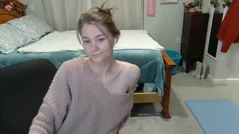 Snapshot of katynowhere chatting on February 24, 4:16 am Katy online show from February 24, 4:16 am