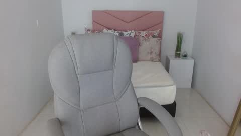 Snapshot of katyrojas chatting on October 29, 12:07 pm katyrojas online show from October 29, 12:07 pm