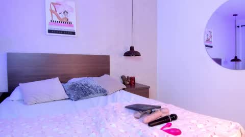 katy online show from December 5, 7:32 pm