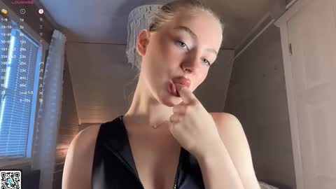 Snapshot of katysha_ chatting on February 11, 12:54 pm kate online show from February 11, 12:54 pm