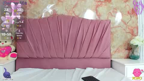 katysweetas online show from October 18, 7:25 pm