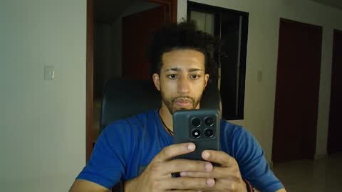 Snapshot of kaurilop chatting on December 2, 3:47 am Kauri Lop online show from December 2, 3:47 am