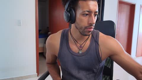 Snapshot of kaurilop chatting on December 27, 2:12 pm Kauri Lop online show from December 27, 2:12 pm