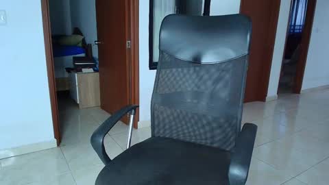 Snapshot of kaurilop chatting on December 28, 10:55 pm Kauri Lop online show from December 28, 10:55 pm