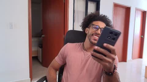 Snapshot of kaurilop chatting on December 30, 2:08 pm Kauri Lop online show from December 30, 2:08 pm