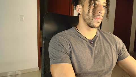 Snapshot of kaurilop chatting on January 3, 4:11 am Kauri Lop online show from January 3, 4:11 am