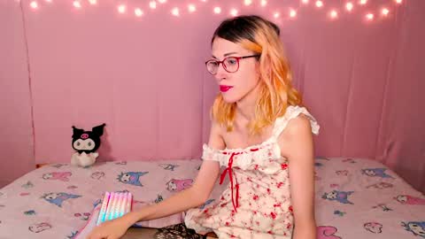 Snapshot of kawaii_tiffy chatting on May 23, 8:13 pm Tiffany online show from May 23, 8:13 pm