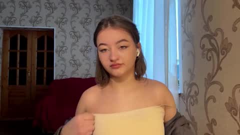 Snapshot of kawaites chatting on February 25, 6:23 am Lana online show from February 25, 6:23 am