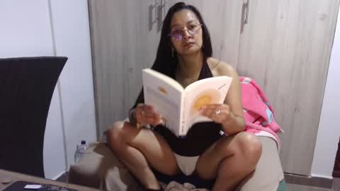 Snapshot of kawit1 chatting on December 23, 10:32 am Khawit online show from December 23, 10:32 am