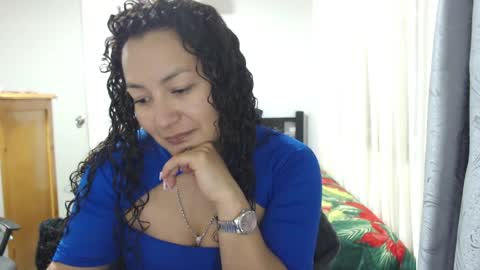  Khawit  online show from February 27, 9:04 pm