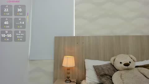   online show from November 14, 11:20 am