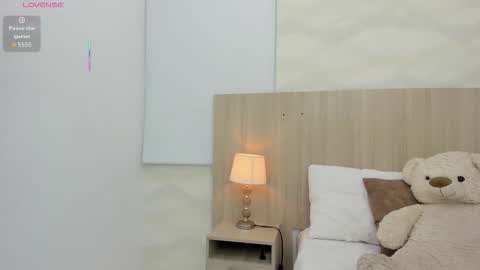   online show from November 25, 11:21 am