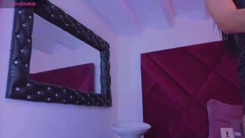 Cattleya stone online show from November 9, 5:28 am