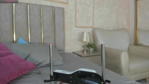 kaylachannell online show from February 18, 3:35 am