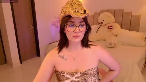 Snapshot of kaylacollins1 chatting on June 20, 10:45 pm Kayla online show from June 20, 10:45 pm