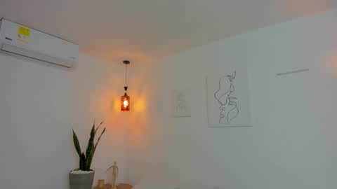      K A Y L A      online show from October 12, 12:48 pm