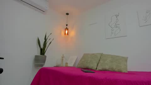      K A Y L A      online show from November 3, 1:34 pm