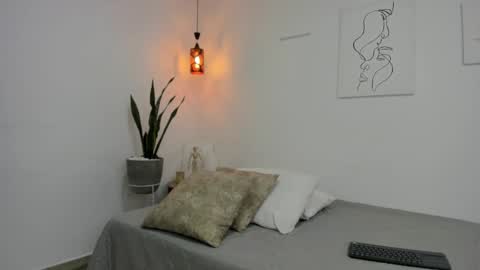      K A Y L A      online show from November 18, 1:37 pm