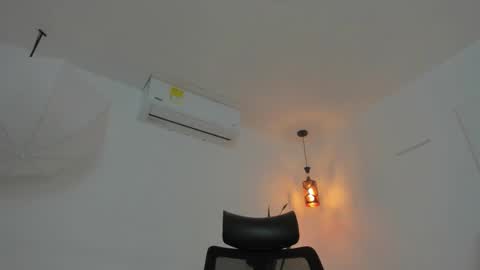      K A Y L A      online show from November 30, 6:45 pm