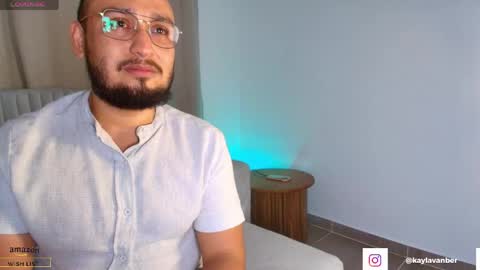 Snapshot of kaylavanber_ chatting on April 28, 7:24 am KAYLA Damian online show from April 28, 7:24 am