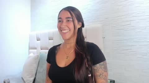 Snapshot of kaylee_scott_ chatting on April 22, 7:37 pm kaylee_scott_ online show from April 22, 7:37 pm