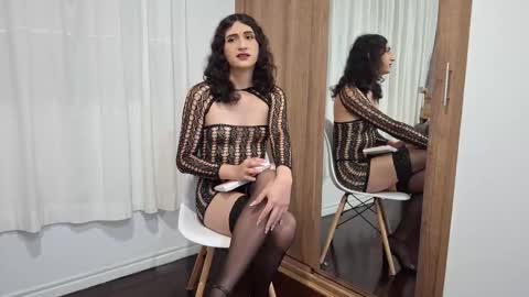 Snapshot of kayleesims_ chatting on December 19, 2:07 am Kaylee Sims online show from December 19, 2:07 am