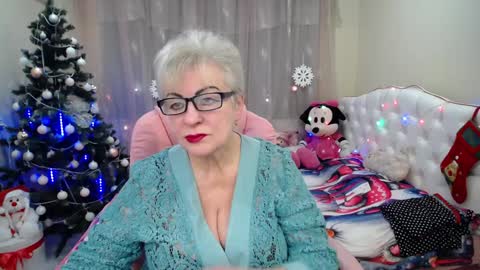 kaylesmoll online show from December 25, 7:13 pm