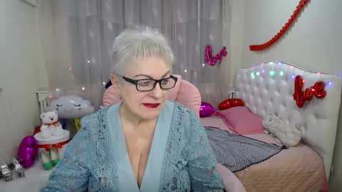 kaylesmoll online show from March 5, 10:43 pm