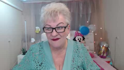 kaylesmoll online show from September 25, 6:44 pm
