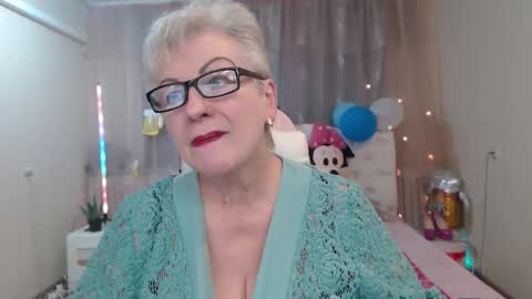 kaylesmoll online show from October 2, 6:48 pm