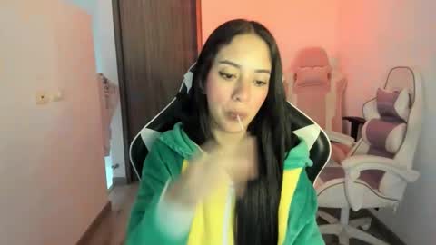 kaylie online show from October 28, 11:03 am