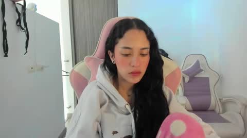 kaylie online show from November 10, 12:15 pm