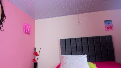 Snapshot of kayllaevans_ chatting on January 8, 12:06 am Kay online show from January 8, 12:06 am