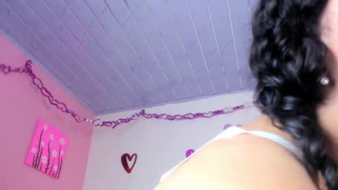Snapshot of kayllaevans_ chatting on February 17, 1:25 am Kay online show from February 17, 1:25 am